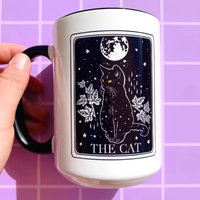 Schwarze Katze Becher Tarot Kaffeetasse Geschenk Tasse Witchy Mond Gothic Niedliche Haustier Themed Karte Stocking Stuffer Bester Freund von EskaandtheAlpenglow