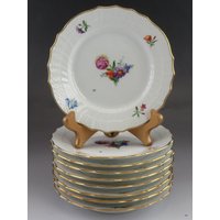 Feine Set 9 Royal Copenhagen Light Saxon Flower 493 Floral Brot Teller/Untertassen Feine Set 9 Royal Copenhagen Light Saxon Flower 493 Floral Brot Teller/Untertassen von EssexRiverAntiques