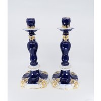 Wunderschönes Paar Späte 1800Er Jahre Meissen Kobalt Blau Vergoldete Hohe Kerzenständer von EssexRiverAntiques