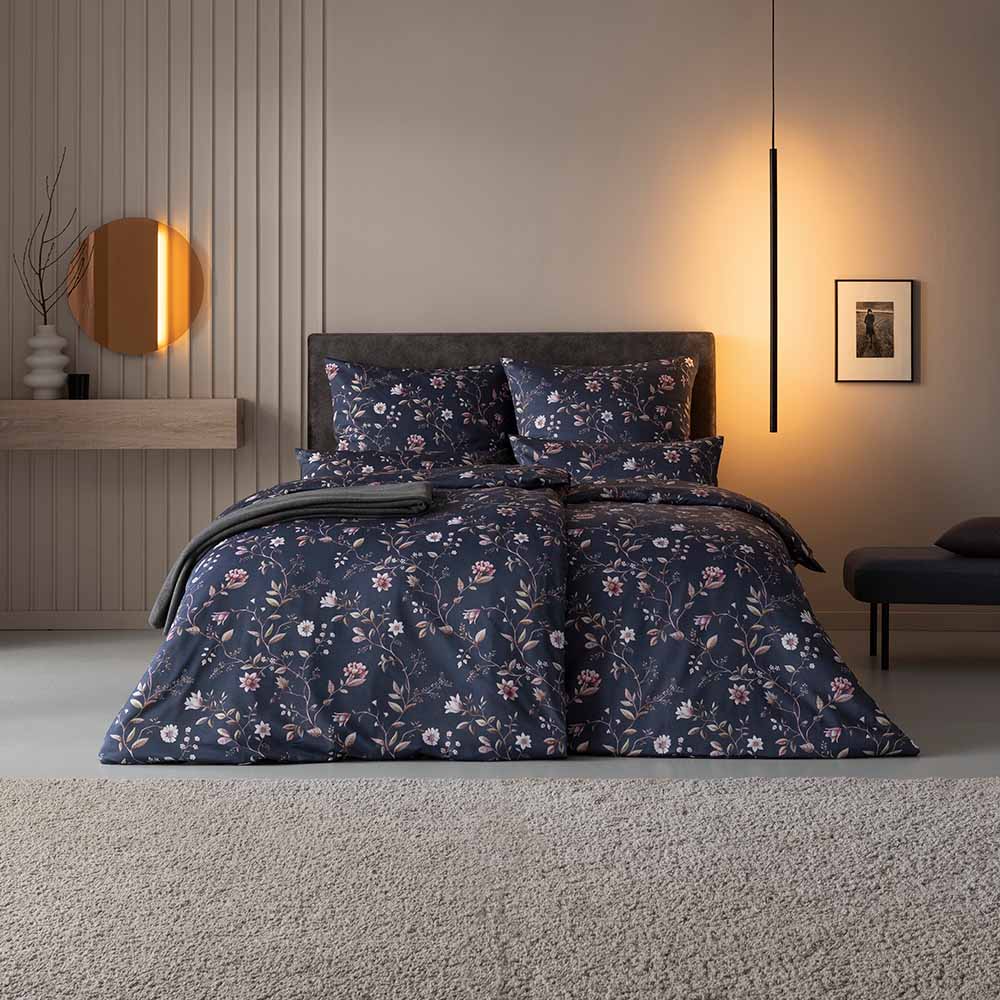 Estella Mako-Satin Bettwäsche 200x220 Linda indigo blau rosa Blütenzweige 795... Estella Mako-Satin Bettwäsche 200x220 Linda indigo blau rosa Blütenzweige 795... von Estella Ateliers
