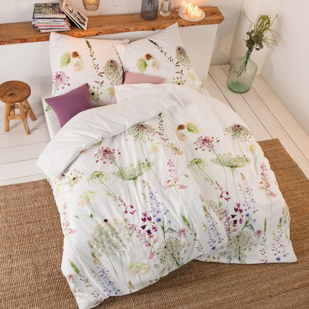 Estella Mako-Satin Bettwäsche 240x220 Meadow Blumenwiese Sommer 4704-530 Estella Mako-Satin Bettwäsche 240x220 Meadow Blumenwiese Sommer 4704-530 von Estella Ateliers