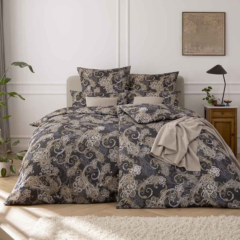 Estella Satin de Luxe Bettwäsche DD 135x200 Charlotte Paisley graphit 1047-840 von Estella