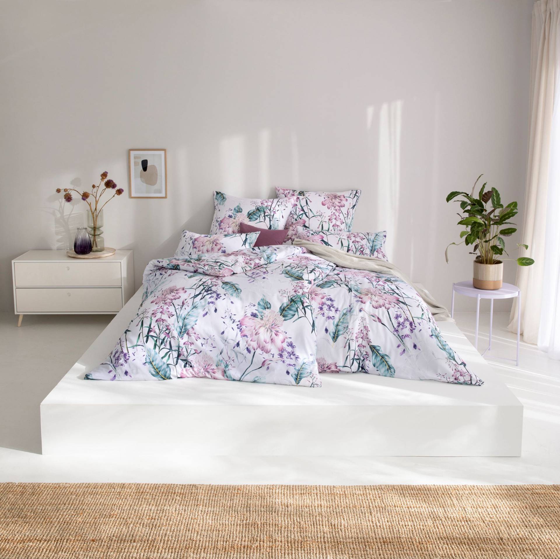 Estella Satin de Luxe Bettwäsche DD 135x200 Venya Blüten flieder petrol 1043-985 Estella Satin de Luxe Bettwäsche DD 135x200 Venya Blüten flieder petrol 1043-985 von Estella Ateliers