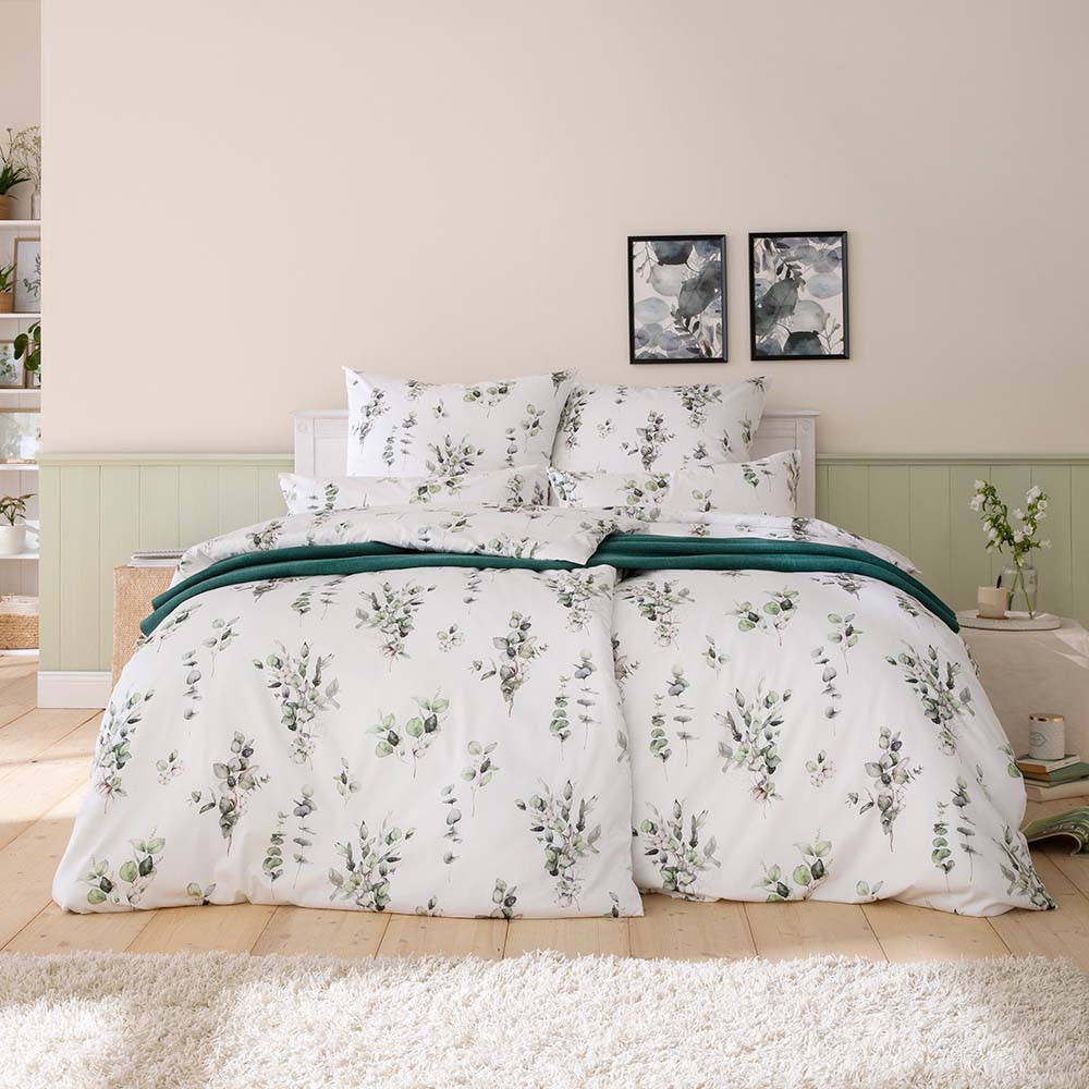 Estella Schweizer Premium Satin Bettwäsche 155x220 Aamir weiß salbei Blätter ... Estella Schweizer Premium Satin Bettwäsche 155x220 Aamir weiß salbei Blätter ... von Estella Ateliers