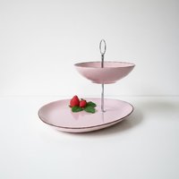 Etagere Aus Keramik, 2-stöckig Ø30cm, Cupcake-ständer, Handgefertigtes Einzelstück, Dekoration, Kuchenplatte Im Landhaus-Design Etagere Aus Keramik, 2-stöckig Ø30cm, Cupcake-ständer, Handgefertigtes Einzelstück, Dekoration, Kuchenplatte Im Landhaus-Design von EtagerenManufakturHH