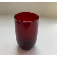 Gepresstes Rubinglas Gebogenes Saftglas - 3, 5 Zoll Vintage von Etcetera4You