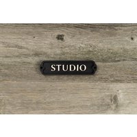 studio Türschild Aus Holz. Vintage Eisenbahn England. Handgemachte Retro Dekoration von EtchPL