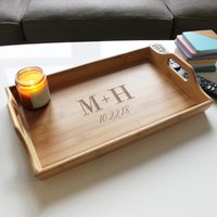 Personalisiertes Serviertablett Benutzerdefiniertes Holztablett Hochzeitsgeschenke Neues Zuhause Geschenke Brautpaargeschenke Tray-Bam-100 von EtchThisOut