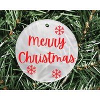 Frohe Weihnachten | Acrylkugel Gefrostete Acryl Hängedekoration Personalisierbare Handgefertigte Christbaumkugel von EtchandTrace