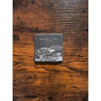 Scafell Pike Sketch Schiefer Untersetzer von EtchingSummit
