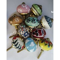 Keramik Türknäufe Hand Bemalt Mehrfarbig Verschiedene Runde Schrank Schublade Knäufe Griff Pulls von Ethniccraftstore
