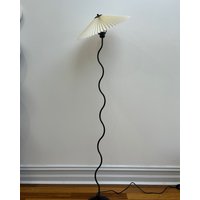 Plissee Squiggle Stehlampe | Japandi Lampenschirm Curvy Lampe Modernes Dekor Weißer Eisen von EucanHome