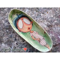 Miss Art Große Keramikplatte. Handgemachte Steinzeug Platte, Von Hand Bemalt Mit Liebe Design, Das Sie Jeden Tag Zum Lächeln von EugeniaGerontara