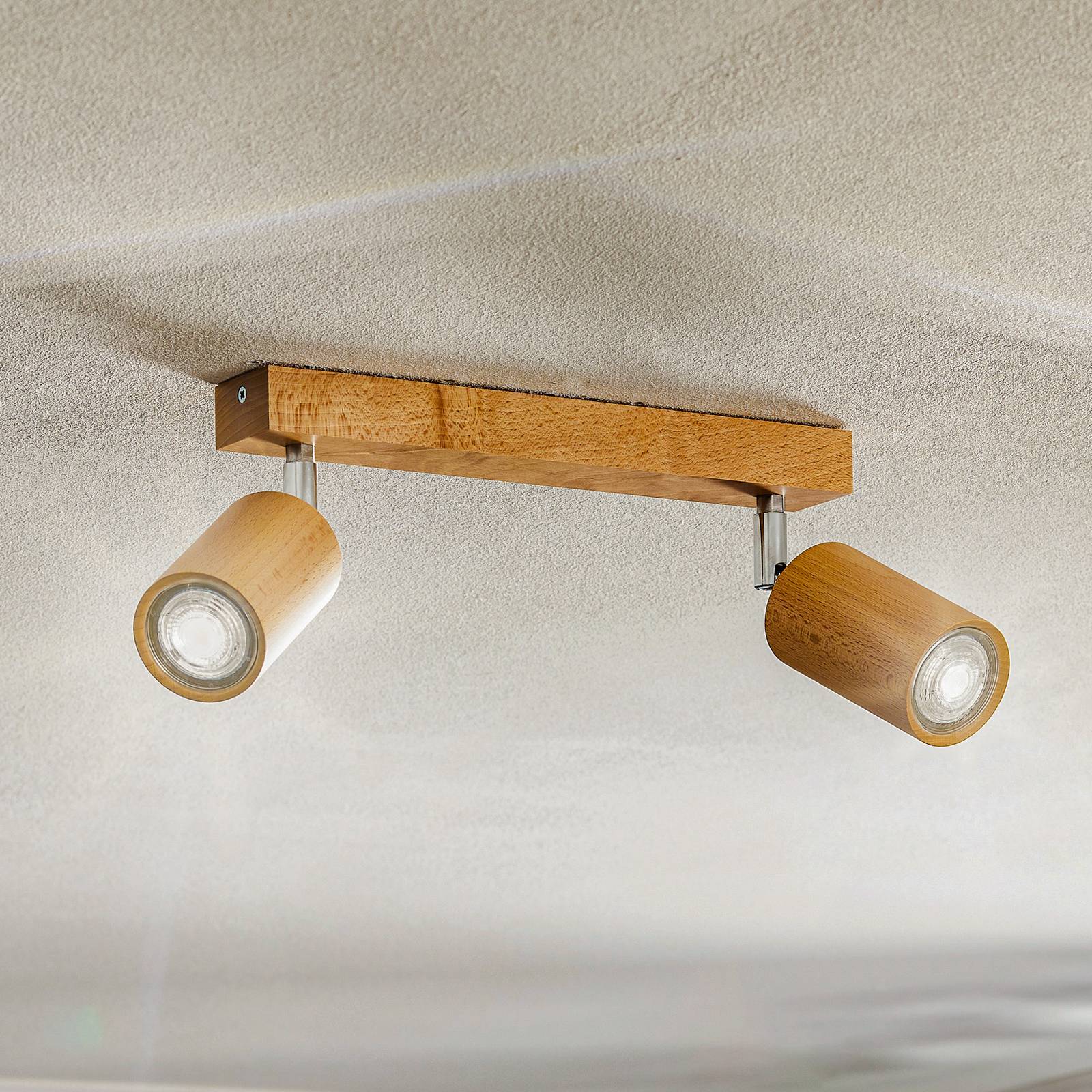 Deckenstrahler Cre aus Holz, zweiflammig von SOLLUX LIGHTING