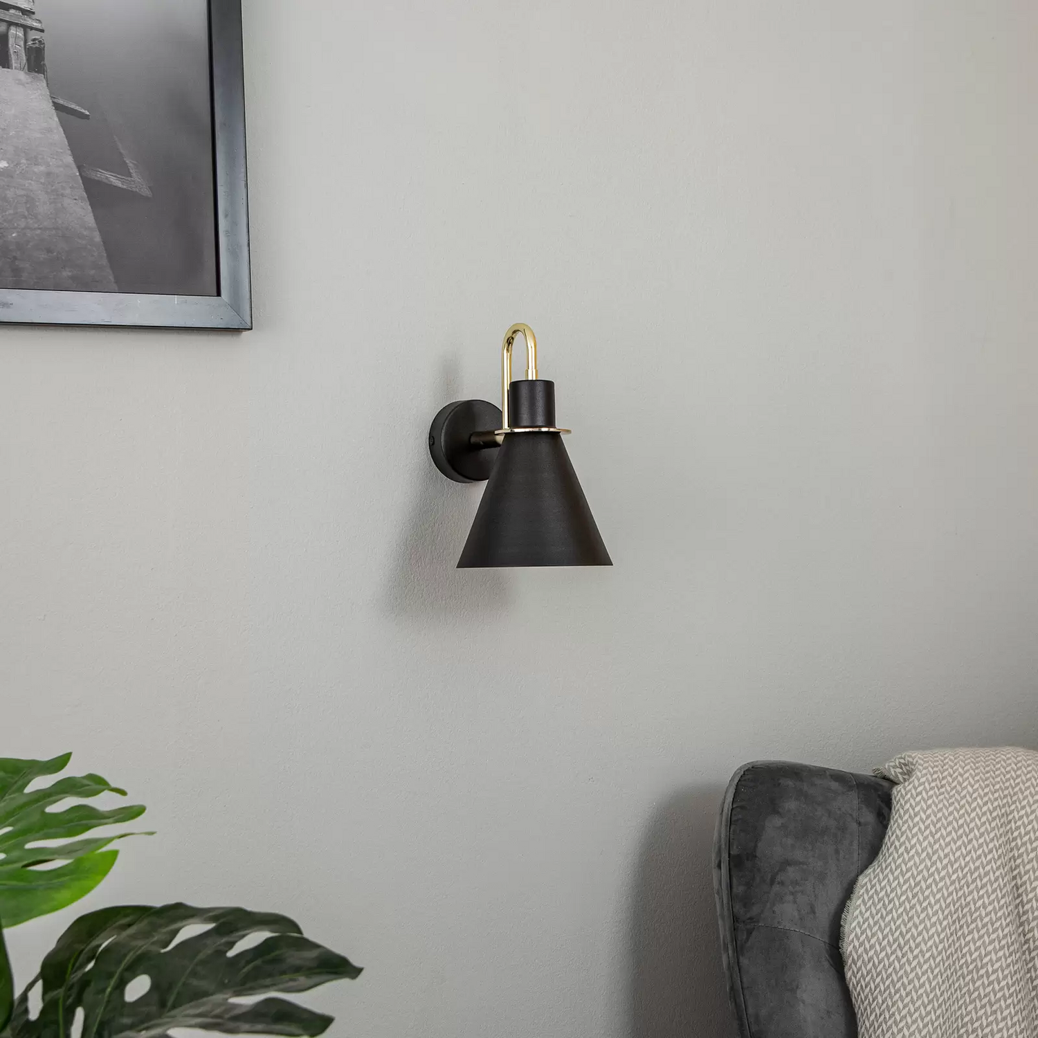 Euluna Wandleuchte Bona Wandlampe Wohnzimmerlampe Leuchte Lampe Schwarz Messing B-Ware Euluna Wandleuchte Bona Wandlampe Wohnzimmerlampe Leuchte Lampe Schwarz Messing B-Ware von Euluna