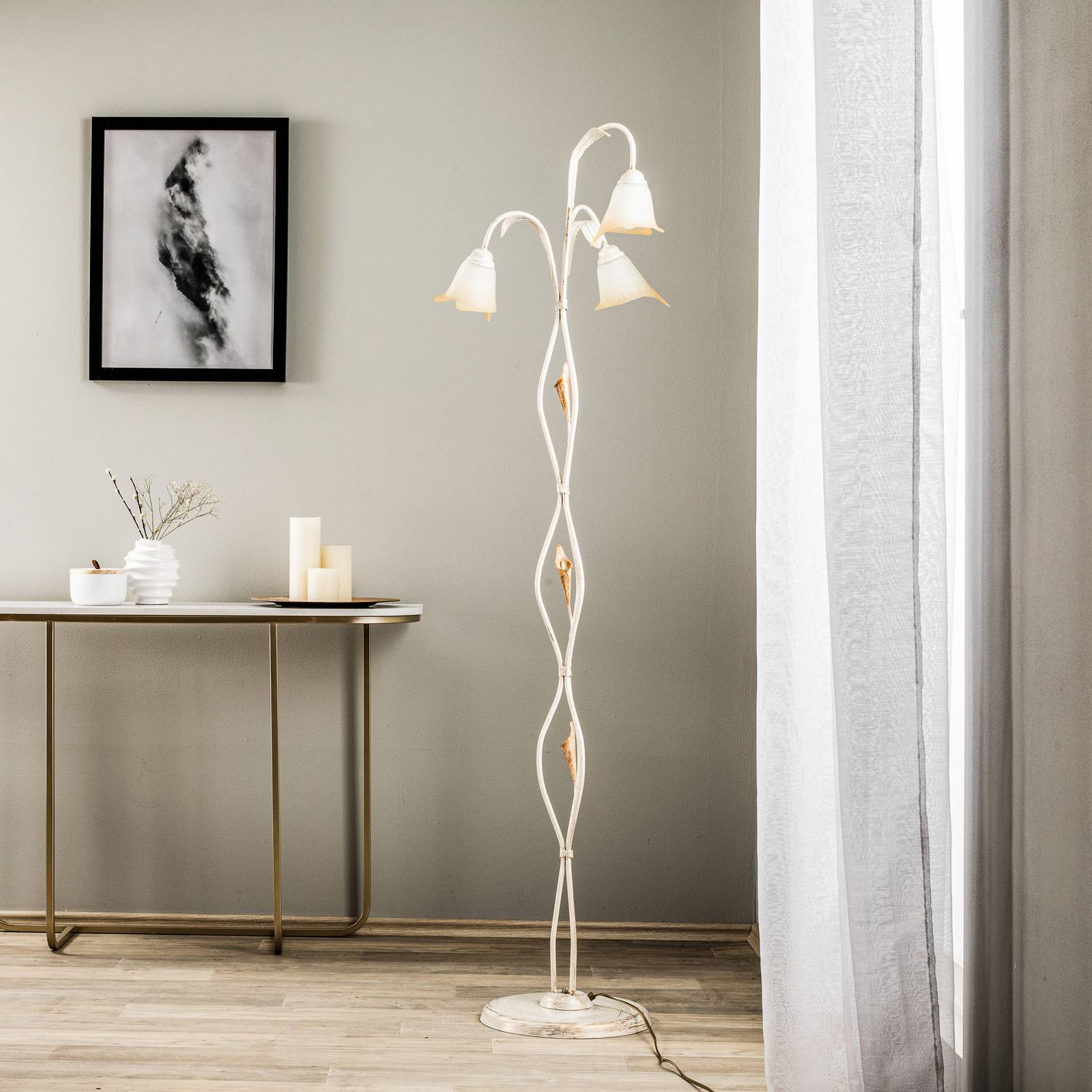 Stehlampe Lucrezia in Elfenbein mit Blütenschirm von ONLI