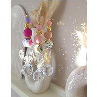 Filigraner Sonnenfänger Rosa/Pink/Weiß/Gold Suncatcher Deko Fenster Sonnenkristall Hängedeko Wanddeko Fensterdeko Lichtfänger Filigraner Sonnenfänger Rosa/Pink/Weiß/Gold Suncatcher Deko Fenster Sonnenkristall Hängedeko Wanddeko Fensterdeko Lichtfänger von EvasDecoArt