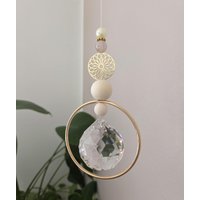 Filigraner Sonnenfänger Skandi Gold/Beige Suncatcher Geschenk Einzug Sonnenkristall Wanddeko Fensterdeko Lichtfänger Geschenkidee Filigraner Sonnenfänger Skandi Gold/Beige Suncatcher Geschenk Einzug Sonnenkristall Wanddeko Fensterdeko Lichtfänger Geschenkidee von EvasDecoArt
