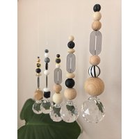 Schwebender Sonnenfänger Skandi Beige/Schwarz/Weiß Suncatcher Geschenkidee Sonnenkristall Herbstdeko Wanddeko Fensterdeko Danke Schwebender Sonnenfänger Skandi Beige/Schwarz/Weiß Suncatcher Geschenkidee Sonnenkristall Herbstdeko Wanddeko Fensterdeko Danke von EvasDecoArt