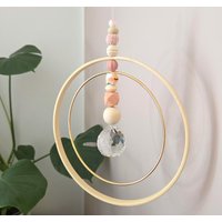 Sonnenfänger Altrosa/Beige/Gold Holz Metallring Suncatcher Sommerdeko Sonnenkristall Hängedeko Wanddeko Fensterdeko von EvasDecoArt