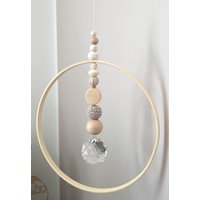 Sonnenfänger Skandi Beige Gold Holz Holzring Suncatcher Boho Deko Sonnenkristall Sommerdeko Wanddeko Fensterdeko Hängedeko Sonnenfänger Skandi Beige Gold Holz Holzring Suncatcher Boho Deko Sonnenkristall Sommerdeko Wanddeko Fensterdeko Hängedeko von EvasDecoArt