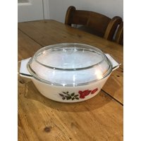 Jaj Pyrex Juni Rose Milchglas Servier/Auflaufform von EvelynMaiVintage