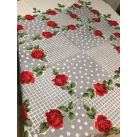 Vintage Rote Rosen Blumen Tischdecke von EvelynMaiVintage