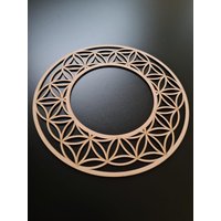 Türkranz | Loop Blume Des Lebens Ornament Rund Verschiedene Größen Verfügbar Türkranz | Loop Blume Des Lebens Ornament Rund Verschiedene Größen Verfügbar von EverybodysLaser