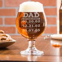 Bierglas Mit Stiel Für Papa - Personalisiert Bis Zu 3 Kindernamen, Geätztes Tulpenglas, Weihnachtsgeschenk Von Kindern, Design Dadest von EverythingEtchedAZ