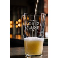 Personalisierte Jubiläums-Biergläser - Geätzte Pint-Gläser Für Paare, Verlobungsgeschenk, Hochzeiten Oder Dating-Jubiläumsgläser, Design N2 von EverythingEtchedAZ
