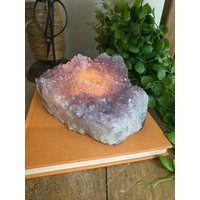 Amethyst Kristall Teelicht Kerzenhalter - Wohnkultur Oder Einzigartiges Geschenk von EvolvingEarthDesigns