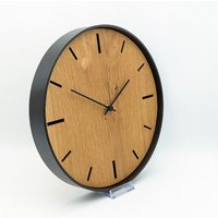 Wanduhr Holz Mit Konstanter Maserung. Gefertigt Aus Einer Eichenbohle. Holzuhr Metallring. Wanddeko Stahl Und Natürlichem von ExactlyLeon