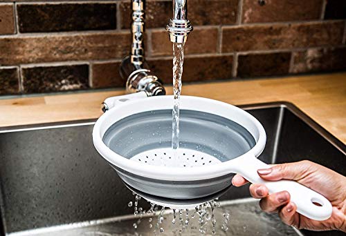 Excellent Houseware Faltbarer Seiher Sieb aus Silikon | Platzsparend, ist leicht zu reinigen | Verwendet als Nudelsieb, Abtropfsieb, Küchensieb | Weiss- Grau | Weiss- Blau | Weiss- Grün Ø 22cm Excellent Houseware Faltbarer Seiher Sieb aus Silikon | Platzsparend, ist leicht zu reinigen | Verwendet als Nudelsieb, Abtropfsieb, Küchensieb | Weiss- Grau | Weiss- Blau | Weiss- Grün Ø 22cm von Excellent Houseware