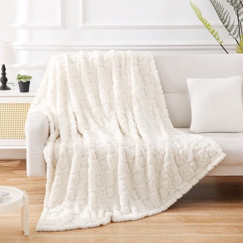 Excervent Superweiche Überwurfdecke mit Herz, kariert, hochwertiges seidiges Flanell-Fleece, 3D-Jacquard, dekorative flauschige Decken, für Damen und Mädchen, 127 x 177,8 cm, Elfenbeinfarben von Excervent