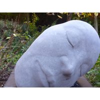 Liegender Frauenkopf-Art Deco-Steinguss-Frostfest-33 cm-Gartenskulptur Pierre Reconstituée Concrete Ornament Hormigón Betoni Sten Støbt von ExclusivArtDesign