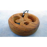 Holzschnitzerei Ornament Mit Schnur. W85 von Eximha