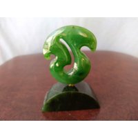 Nephrit Jade Abstrakte Statue. S234 von Eximha
