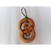 Nz Kiefernholz Double Maori Koru Ornament Mit Schnur. W80 von Eximha