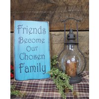 "Freunde Werden Zur Auserkorenen Familie - Rustikales Schild "Happy Birthday"." "Freunde Werden Zur Auserkorenen Familie - Rustikales Schild "Happy Birthday"." von ExpressionsNmore