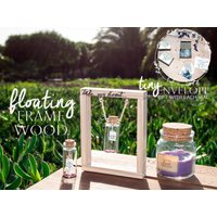 Handgefertigter Schwebender Holzrahmen. Schwingen. Gestalten Sie Ihre Nachricht. Personalisiertes Geschenk. Miniatur-Überraschung. Romantisch Handgefertigter Schwebender Holzrahmen. Schwingen. Gestalten Sie Ihre Nachricht. Personalisiertes Geschenk. Miniatur-Überraschung. Romantisch von EydavyBottles