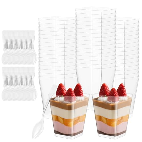 Ezvsevuo 50 Stück Desserttasse mit 50 Stück Löffeln,160ml Dessertbecher Set,Eckig Plastik Dessertgläser Wiederverwendbar für DIY Dessert Mousse Pudding Eiscreme Joghurt - für Party Picknick Hochzeit von Ezvsevuo