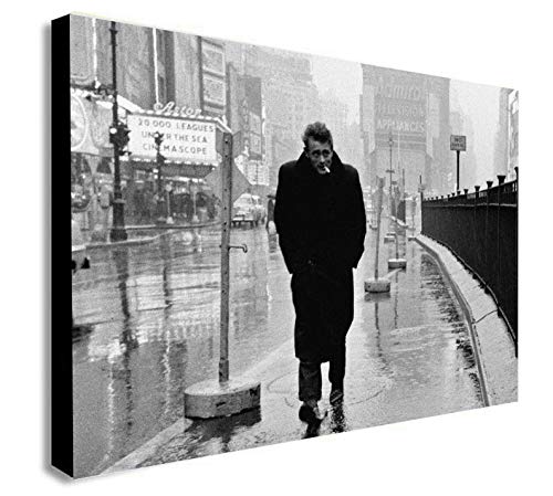 James Dean In Times Square Leinwanddruck, gerahmt, verschiedene Größen (A1, 81,3 x 61 cm) von FAB