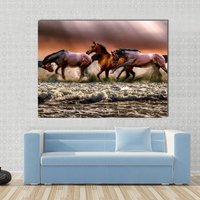 Wilde Pferde Ocean Beach Leinwand Wandkunst von FABTASTICO