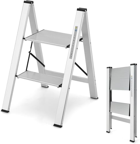 FANTASK Trittleiter 2 Stufen Stehleiter, Aluminium Klappleiter bis 150 kg, Klapptritt Klappbar & rutschfest, Leiter Tritthocker Haushaltsleiter, für Zuhause Büro Garage, Silber, 44x49x66 cm FANTASK Trittleiter 2 Stufen Stehleiter, Aluminium Klappleiter bis 150 kg, Klapptritt Klappbar & rutschfest, Leiter Tritthocker Haushaltsleiter, für Zuhause Büro Garage, Silber, 44x49x66 cm von FANTASK