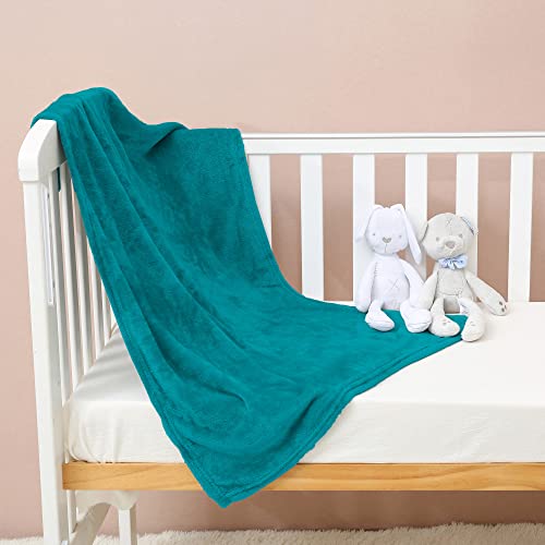 FARFALLAROSSA Kuscheldecke Baby 70 x 100 cm - Flauschig Super Weiche Fleecedecke Oeko-TEX® Zertifiziert - Kuscheldecke Kinder Blau Grün von FARFALLAROSSA