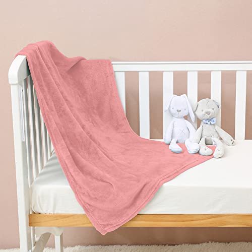 FARFALLAROSSA Kuscheldecke Baby 70 x 100 cm - Flauschig Super Weiche Fleecedecke Oeko-TEX® Zertifiziert - Kuscheldecke Kinder Rosa von FARFALLAROSSA