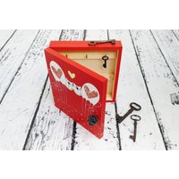 Handbemalter Roter Holz Schlüsselkasten, Katzen Design, Hängende Schlüsselbox, Sechs Schlüsselhaken, Personalisierter Schlüsselschrank, Flur von FARISTOstore