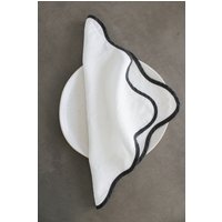 Ausgebogte Servietten in Schwarz | 4Er-Set von FAVRTableware