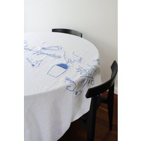 Bestickte Buon Appetito Leinen Tischdecke in Blau von FAVRTableware