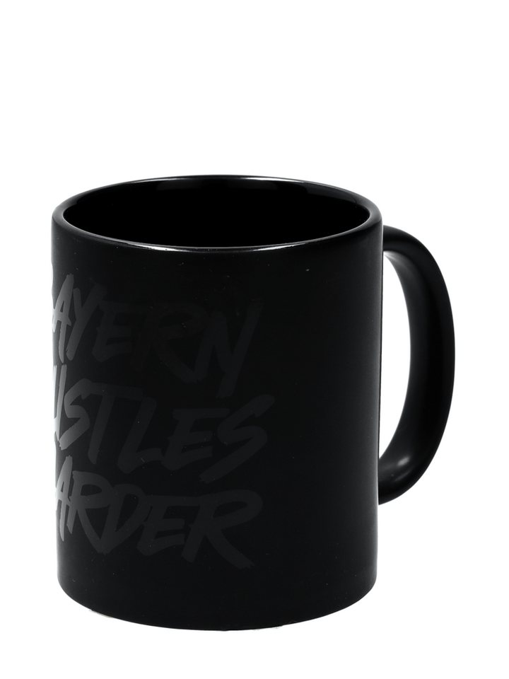 FC Bayern München Tasse FC Bayern München Basketball I Tasse Hustles Harder I Schwarz I 0,3 l, Keramik FC Bayern München Tasse FC Bayern München Basketball I Tasse Hustles Harder I Schwarz I 0,3 l, Keramik von FC Bayern München